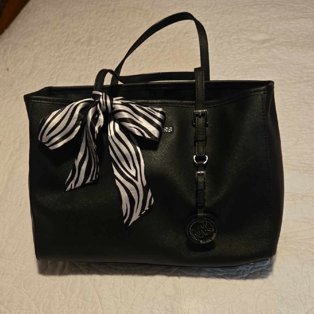 Michael Kors Medium Quinn
